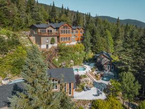 Le Nordique Spa Stoneham - Site en été